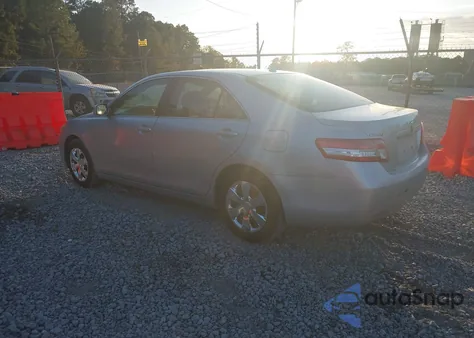 2011 Toyota Camry Le z USA, uszkodzony, nr VIN 4T4BF3EK8BR104445